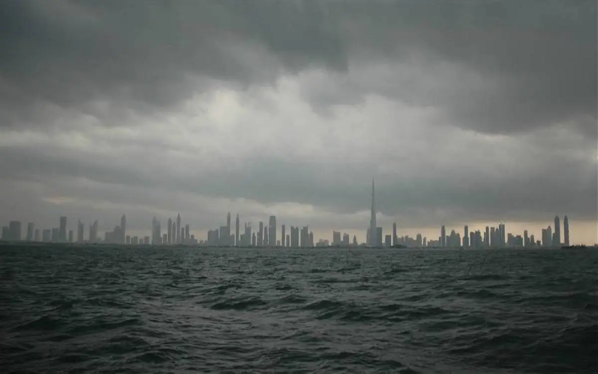 أمطار في الإمارات.. تعرف على مواعيد المد والجزر