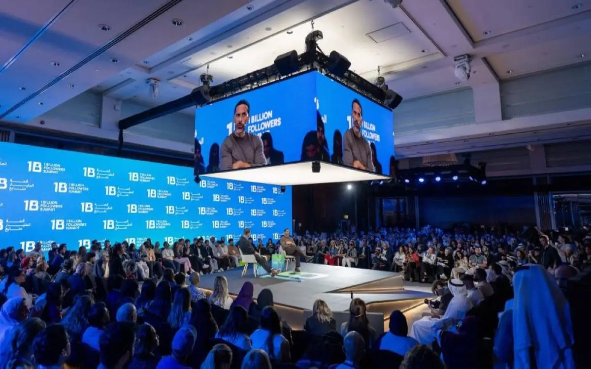 نجم "يونايتد" يستعرض تجربته: الاستقرار النفسي في دبي أساس الإبداع