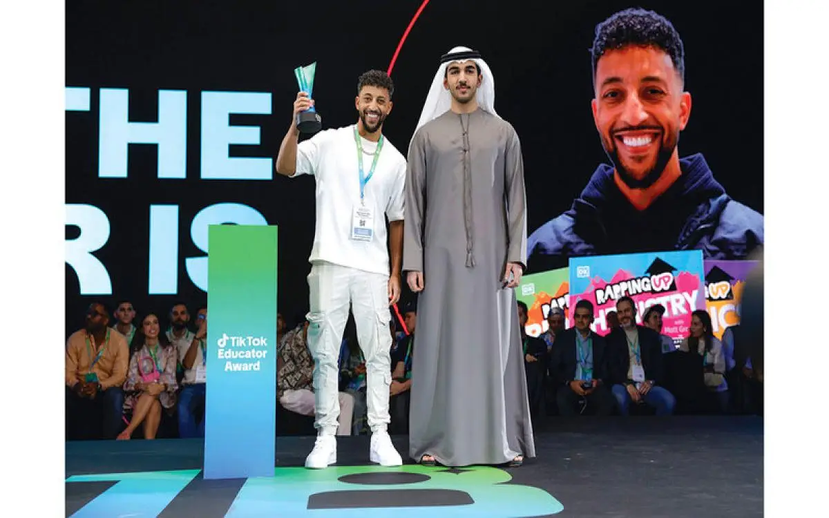 دبي تكرم محوّل العلوم إلى "أغانٍ قصيرة"