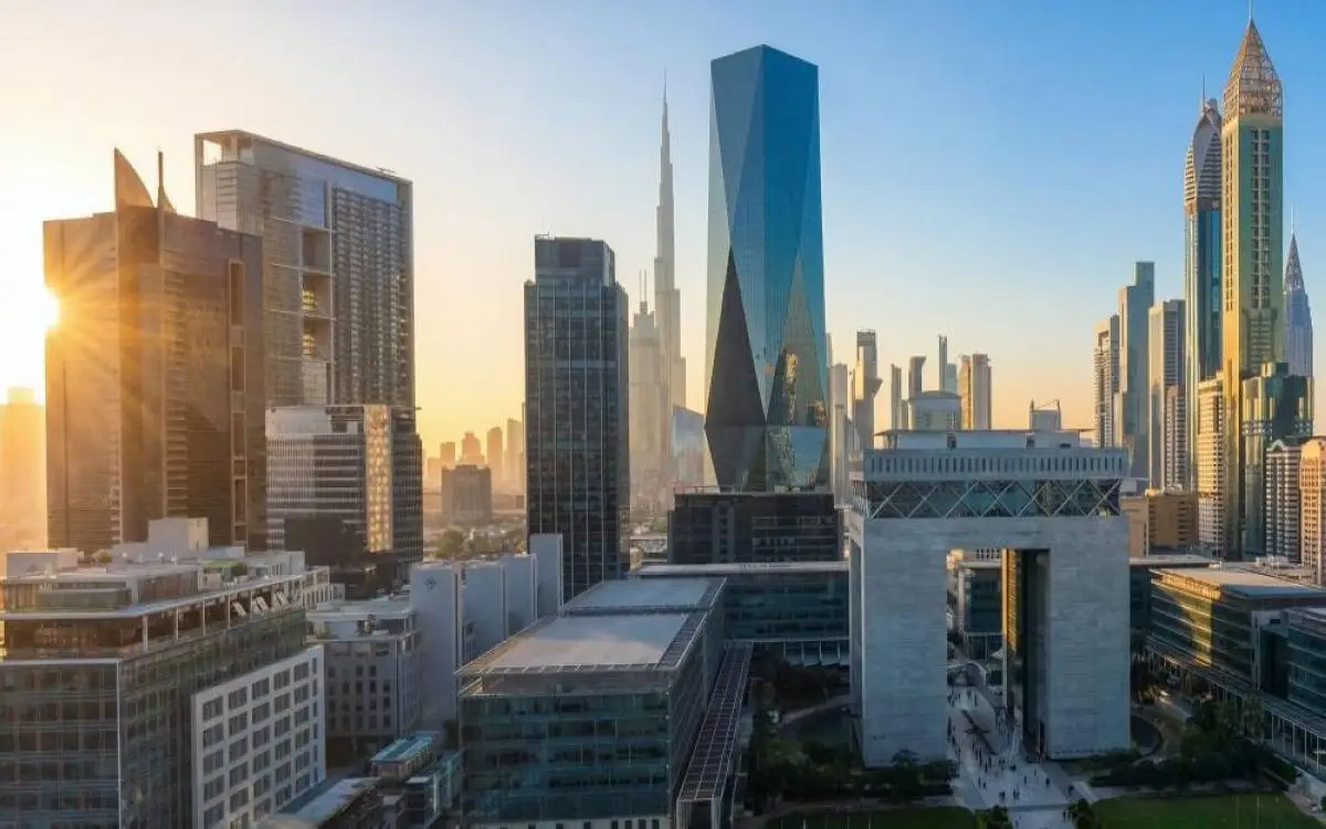 شركة "ضد المخاطر" في دبي