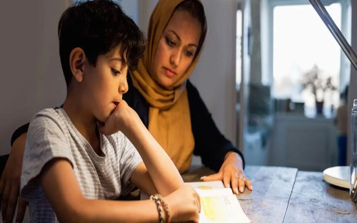 مع اقتراب الامتحانات في الإمارات.. أخطاء شائعة ونصائح للدراسة المنزلية