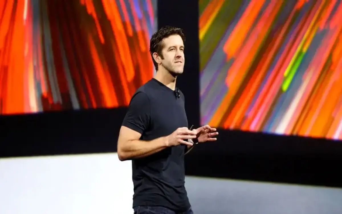 "آبل" تستبدل رئيسها بـ "وحش المبيعات"