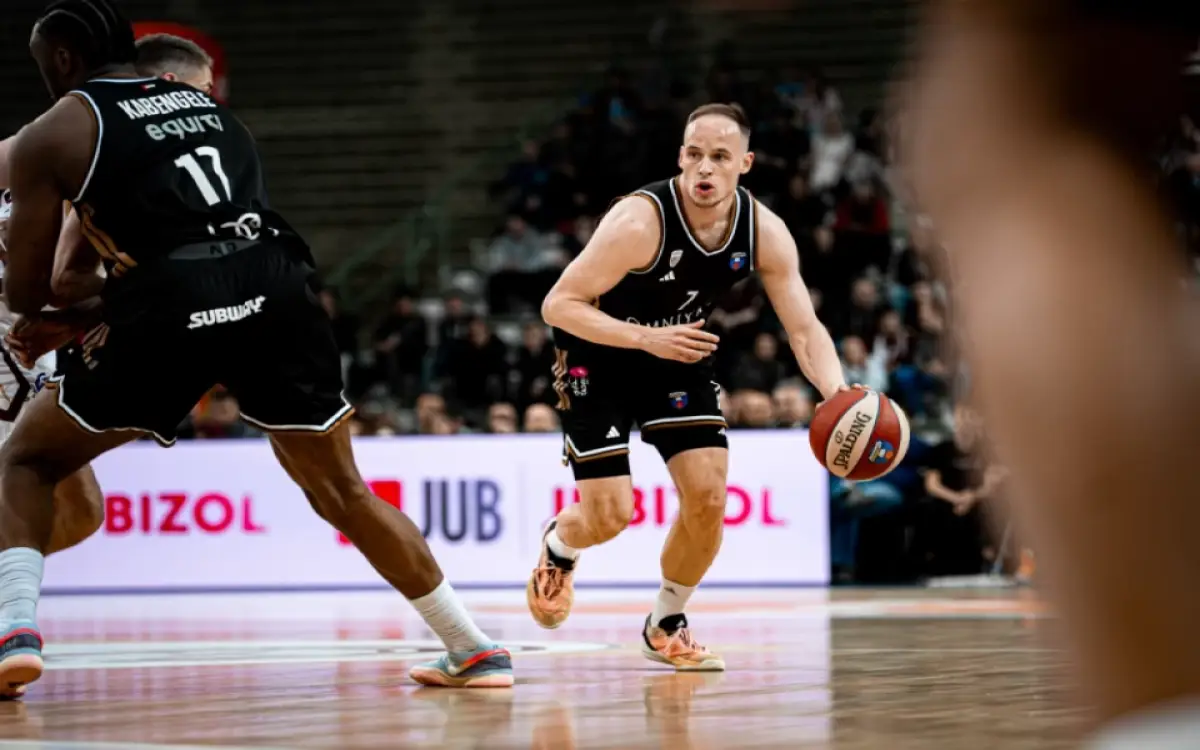 سلة دبي تتصدر الـ 8 الكبار