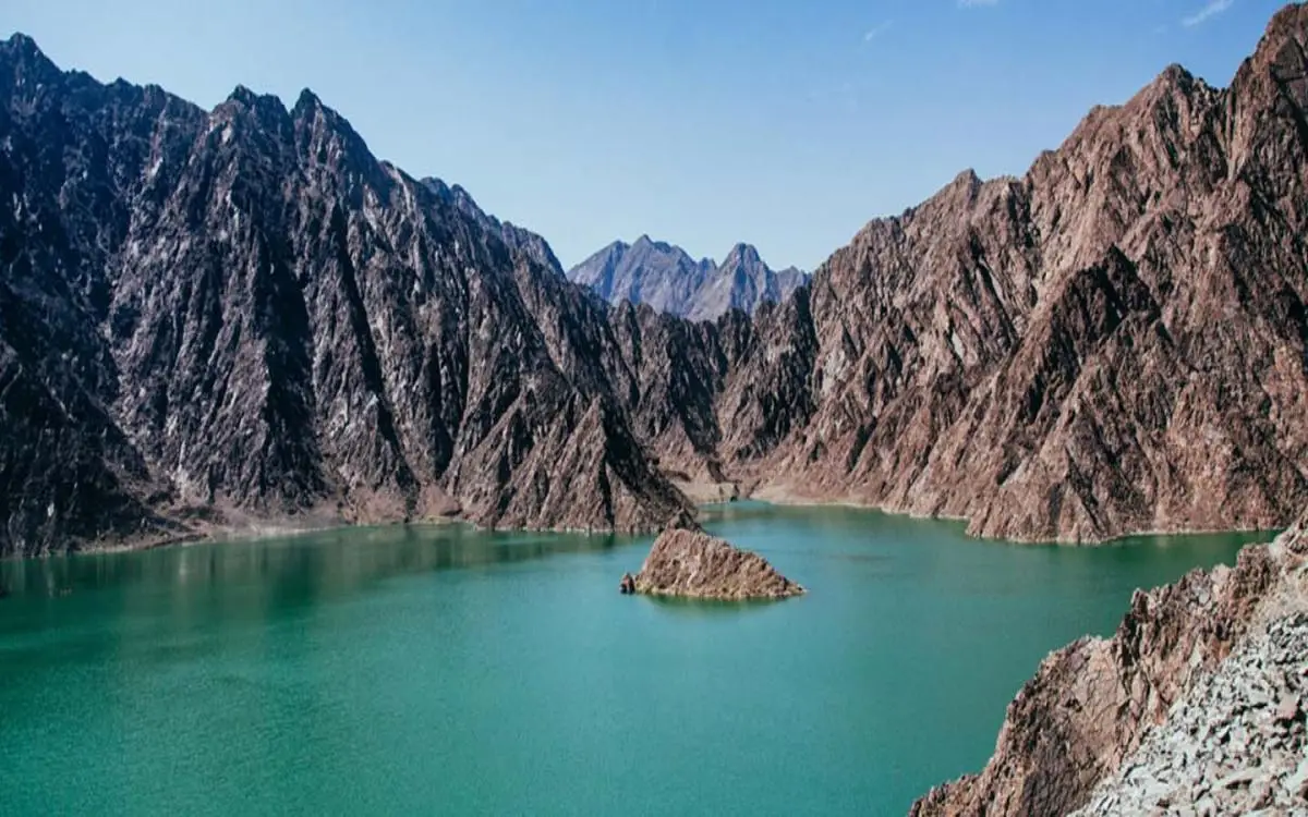 بالفيديو.. شجعان حتا يحرسون هواة المغامرة