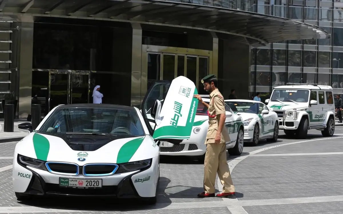 دبي تنقسم إلى "حضرية" و"ريفية" لتسريع استجابة الشرطة