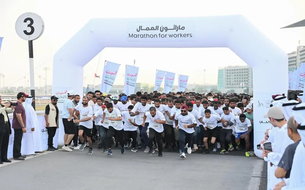 1000 عامل يحتفلون بالركض في شوارع دبي