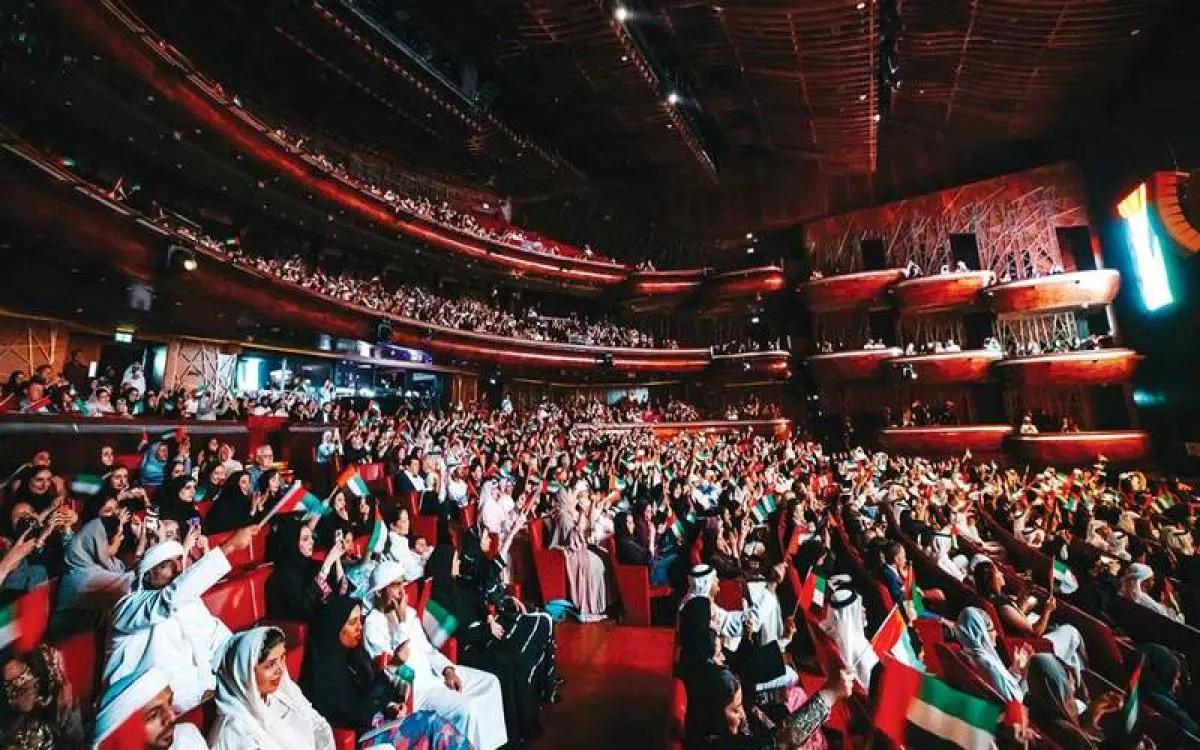 حفل في دبي "يحصن" الإمارات فنياً ويتغنى بتماسكها