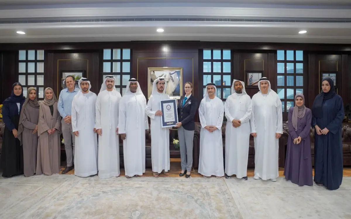 700 ميغاوات طاقة شمسية تُدخل دبي "غينيس" مجدداً