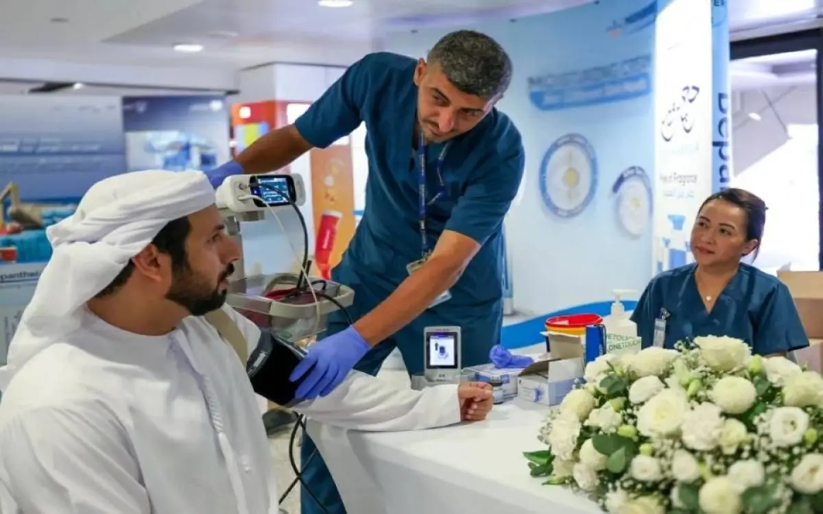 الإمارات تكمل تطعيم حجاجها وتجري "بروفا" صحية في مكة