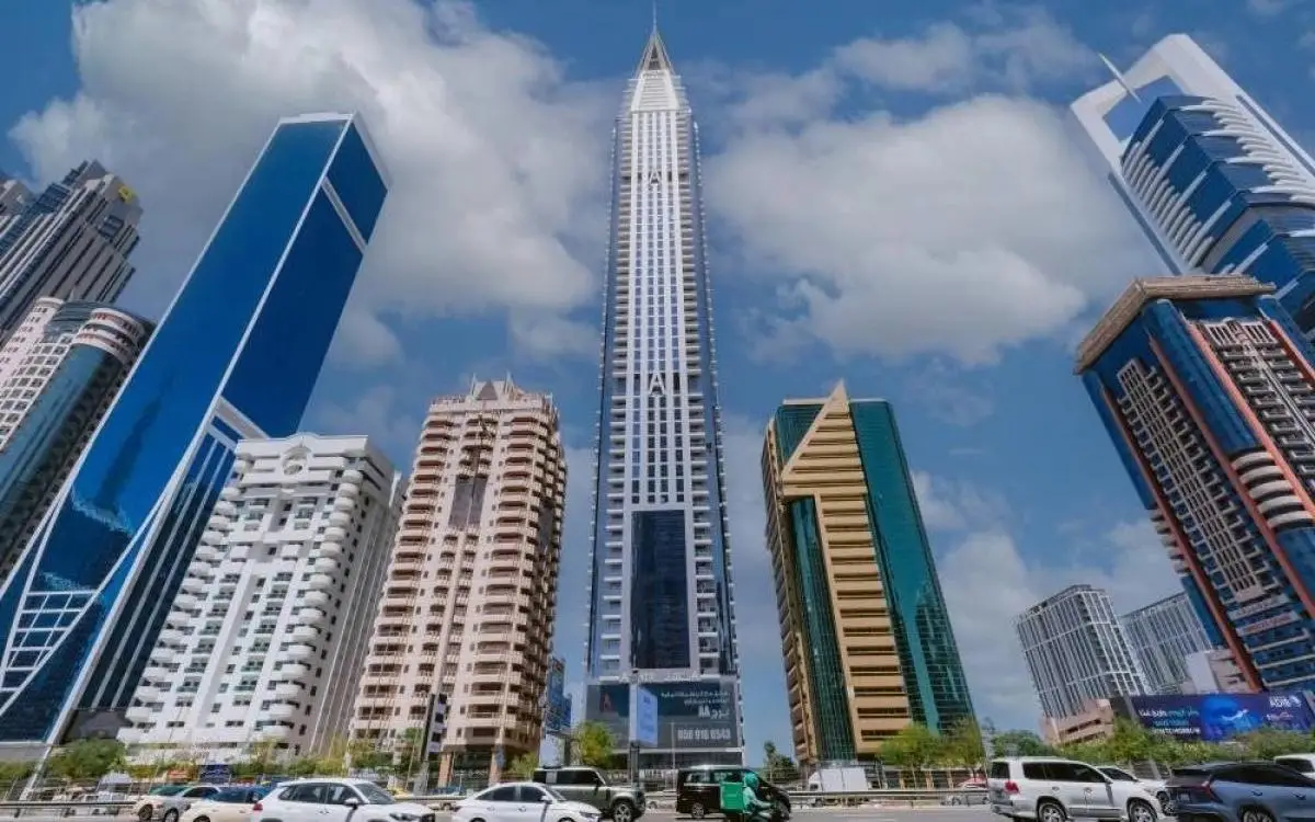 60 طابقاً من التملك الحر على شارع الشيخ زايد في دبي