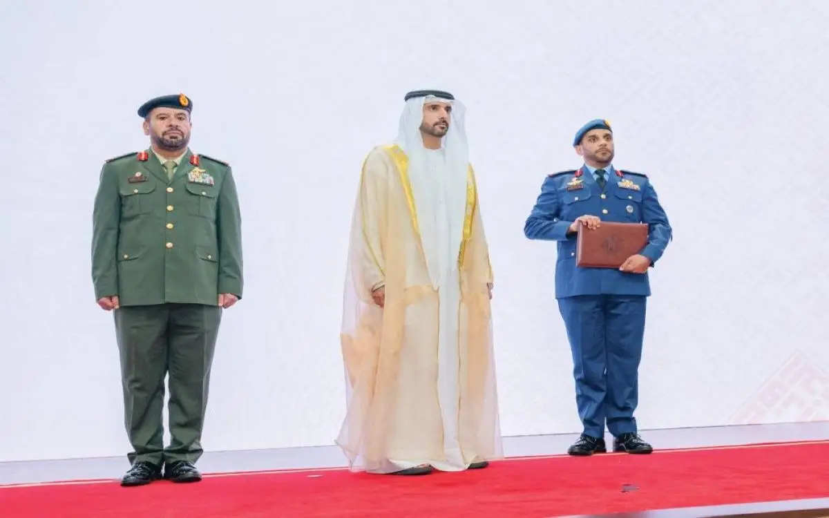 حمدان بن محمد يشهد تخرج دفعة استراتيجية تجمع الإمارات ودولاً شقيقة