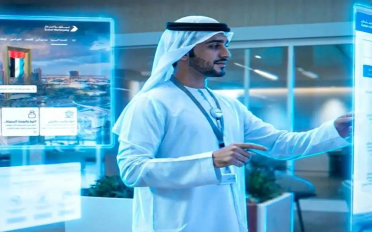 ناطق باسم بلدية دبي يتحدث العربية والصينية والأوردو