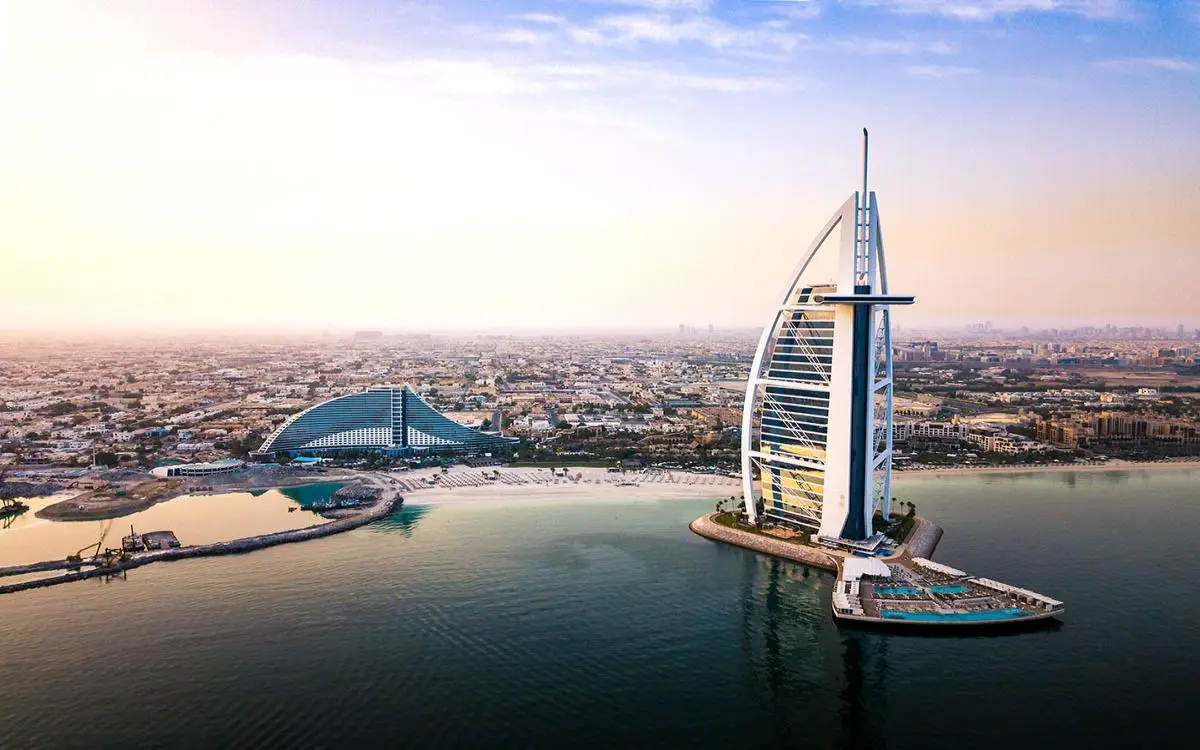 انخفاض حرارة الإمارات غداً وضباب في هذه المناطق