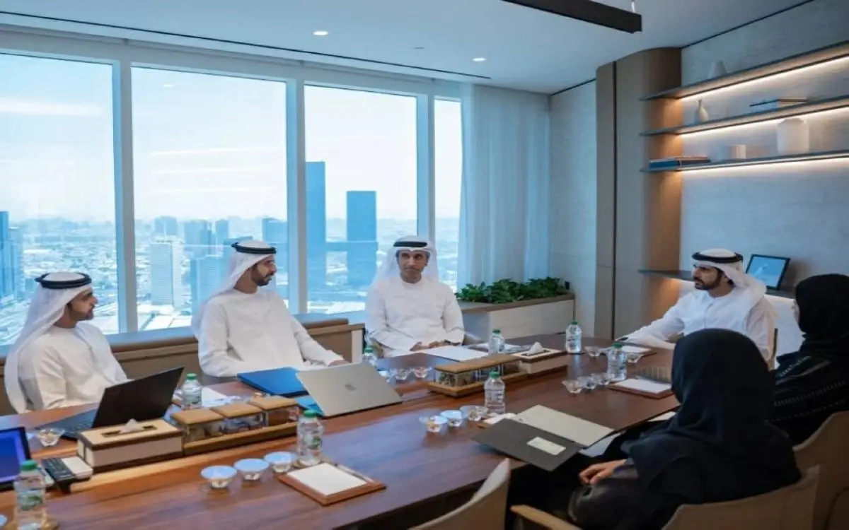 حمدان بن محمد يرسم "الإماراتي 2033": يعتز بهويته ويتقن مهارات الحياة