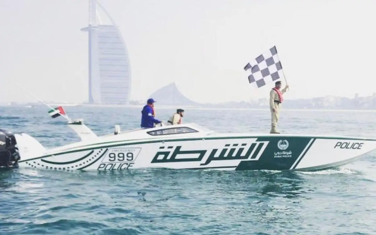 معدّات وغرامات أقلها 1000 درهم تحرس شواطئ دبي