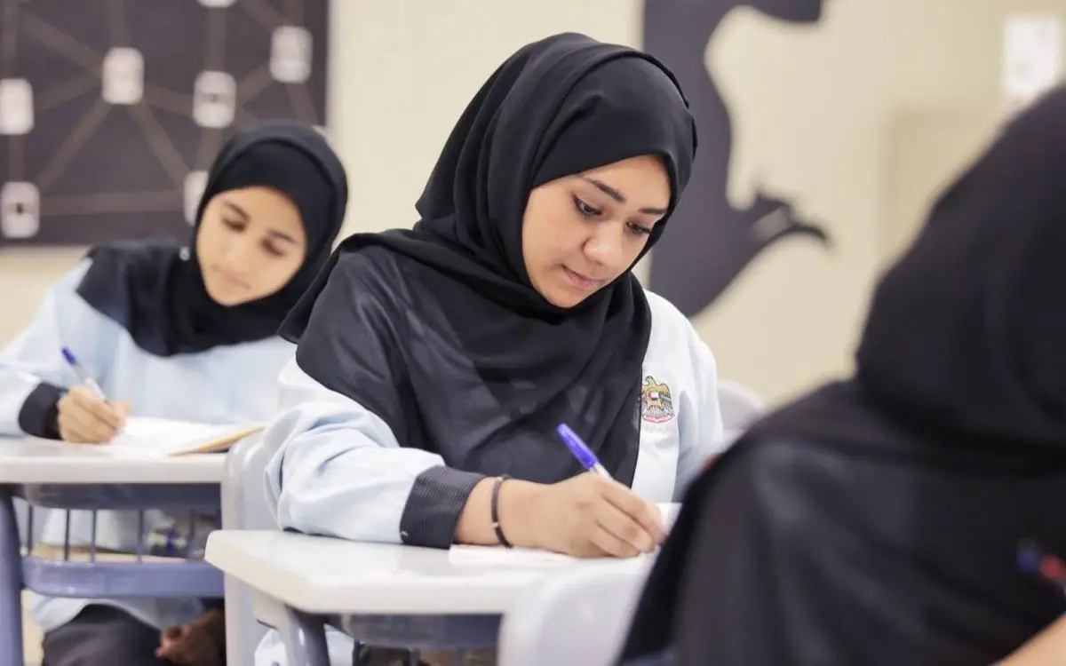 لماذا ألغت الإمارات الاختبارات المركزية لنهاية الفصل الدراسي الثاني؟