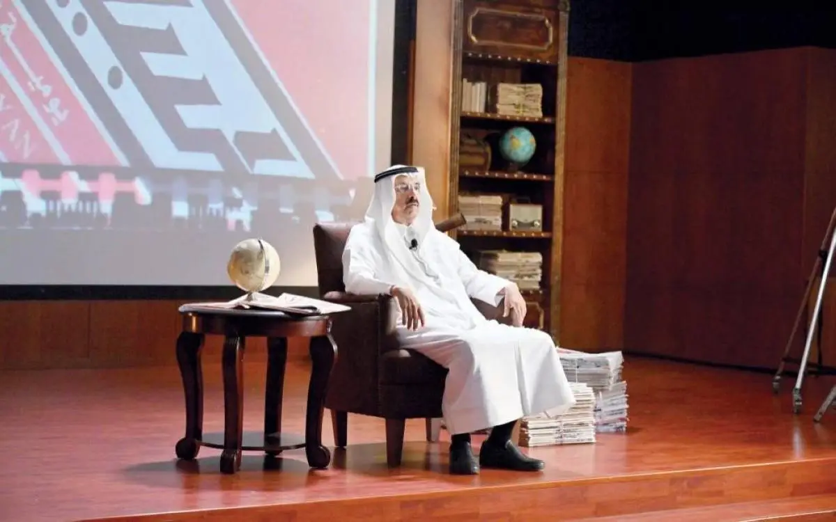 مكتوم بن محمد يحتفي برجلٍ أسهم في صناعة إرث دبي