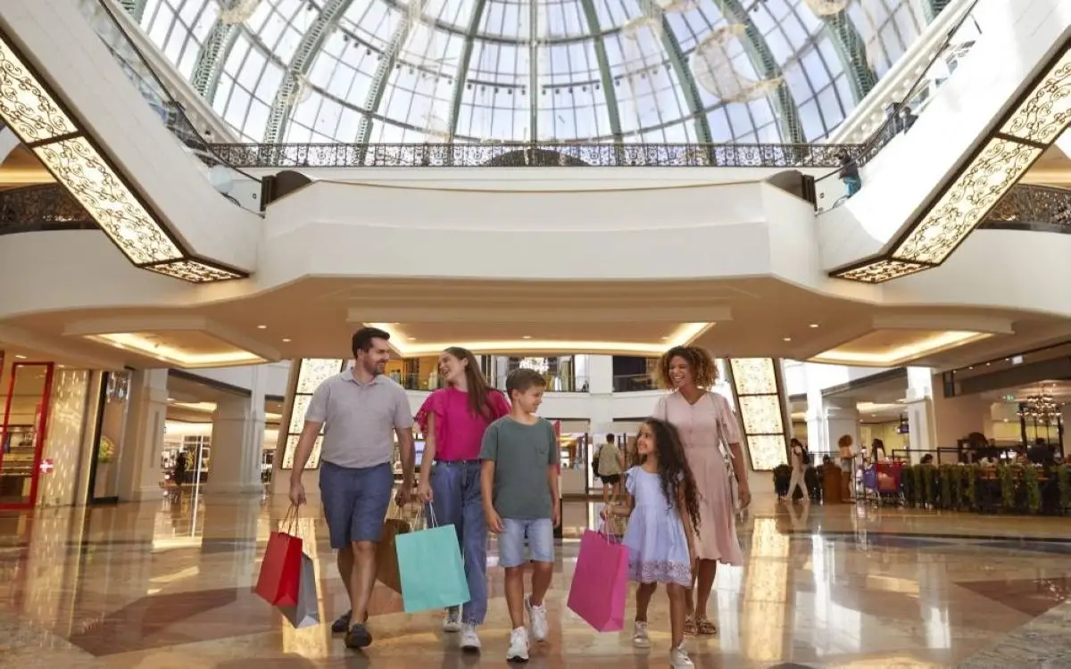 "صيف دبي" يذوّب الأسعار: 90% تخفيضات على هذه الماركات