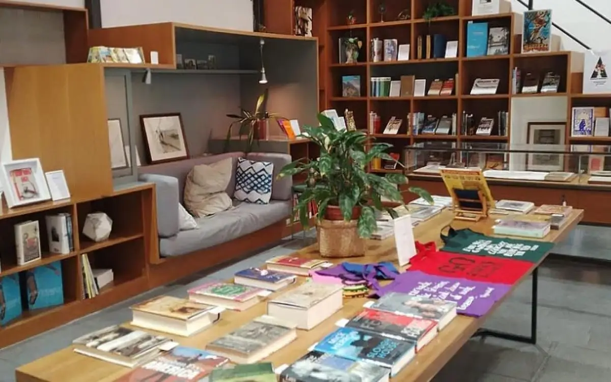 "جيمس بوند" بـ120 ألف درهم في دبي