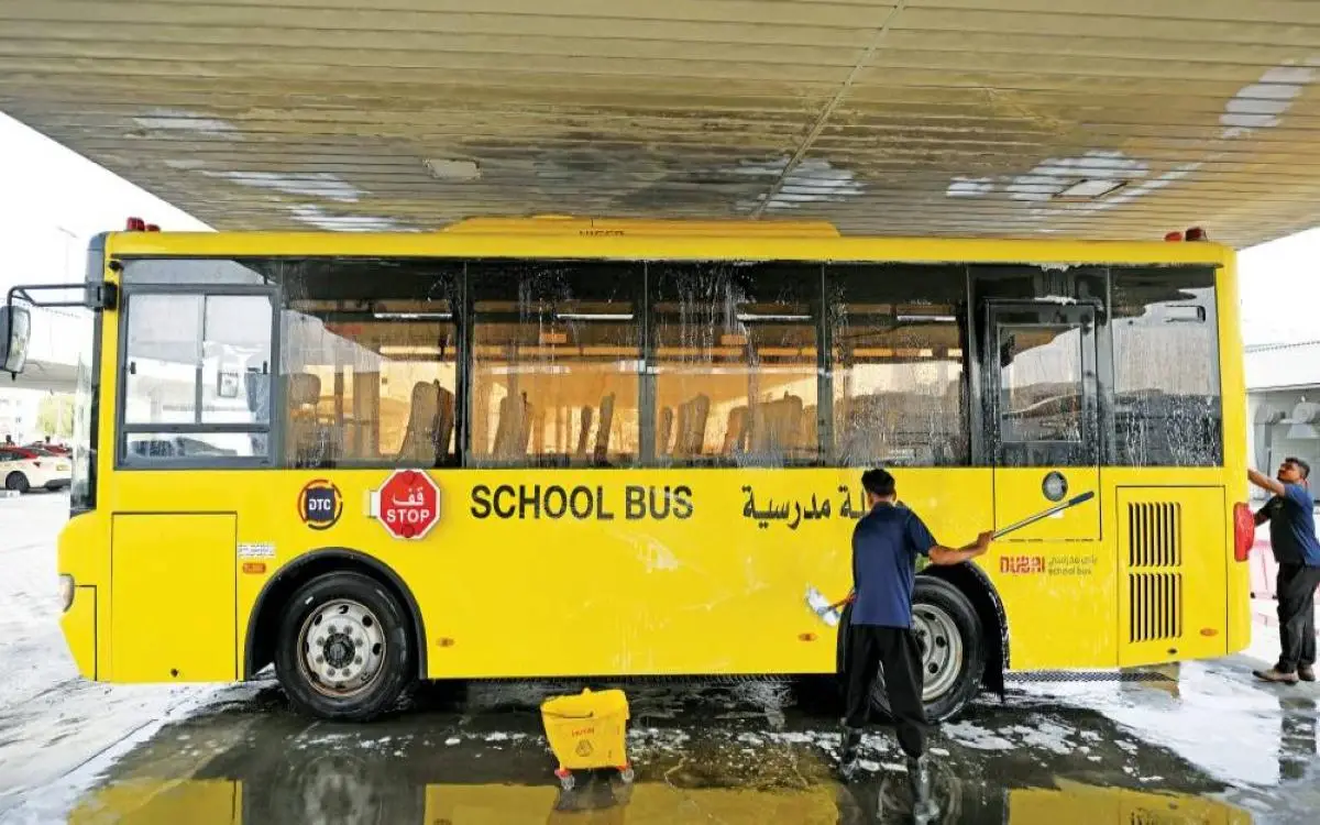 40 ألف طالب وطالبة تحت عين «تاكسي دبي»