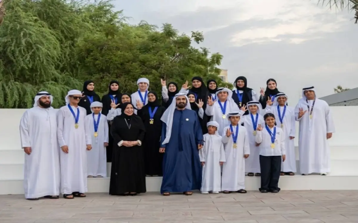 محمد بن راشد يكرّم أبطال القراءة وأوائل الأطباء