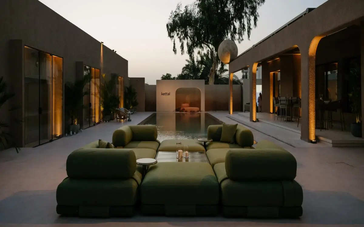 علامة تصميم شهيرة تفتتح صالة في دبي بلمسة خليجية