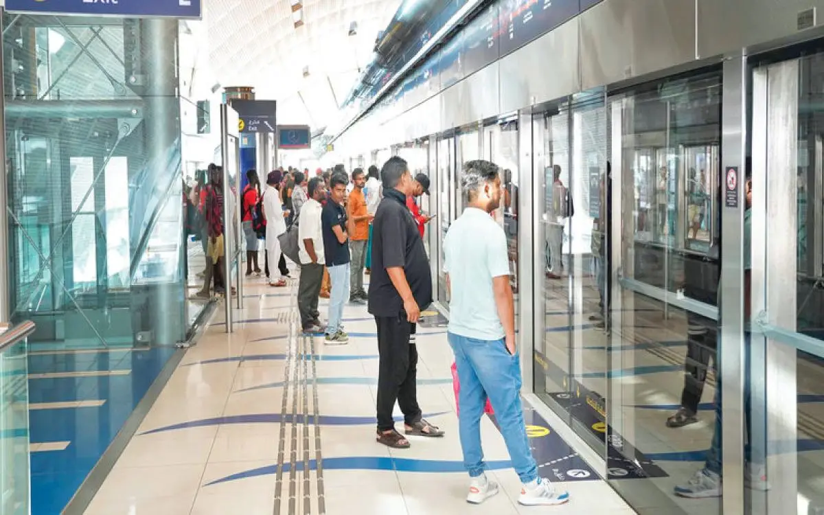 ركاب "أكثر تهذيباً" في مترو دبي