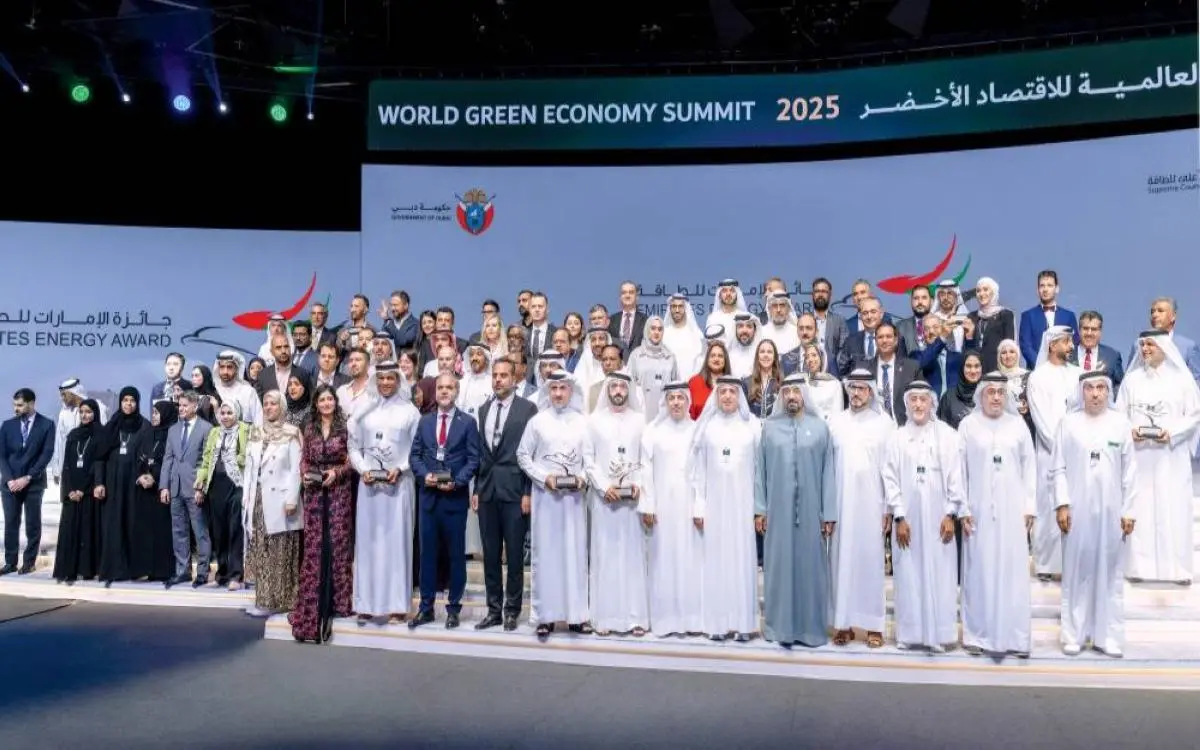 الإمارات تكرم 33 "رائد استدامة" وتستعرض إنجازات "القرم" و"براكة"