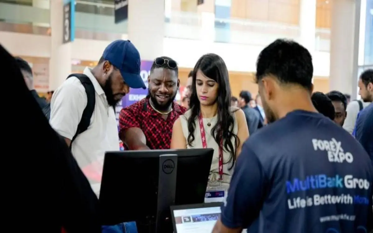 التداول المالي بالذكاء الاصطناعي في "فوركس" دبي وطموح لـ"غينيس"