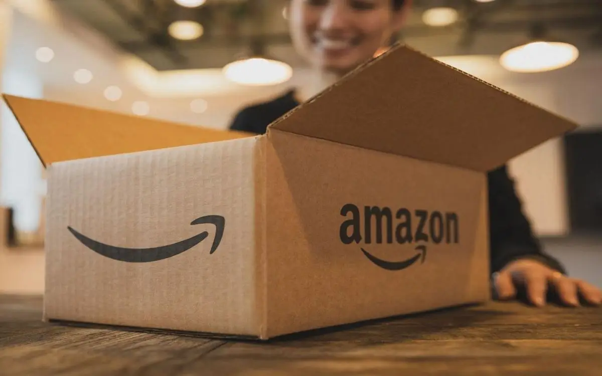 لا ترمِ كرتونة "أمازون" في دبي