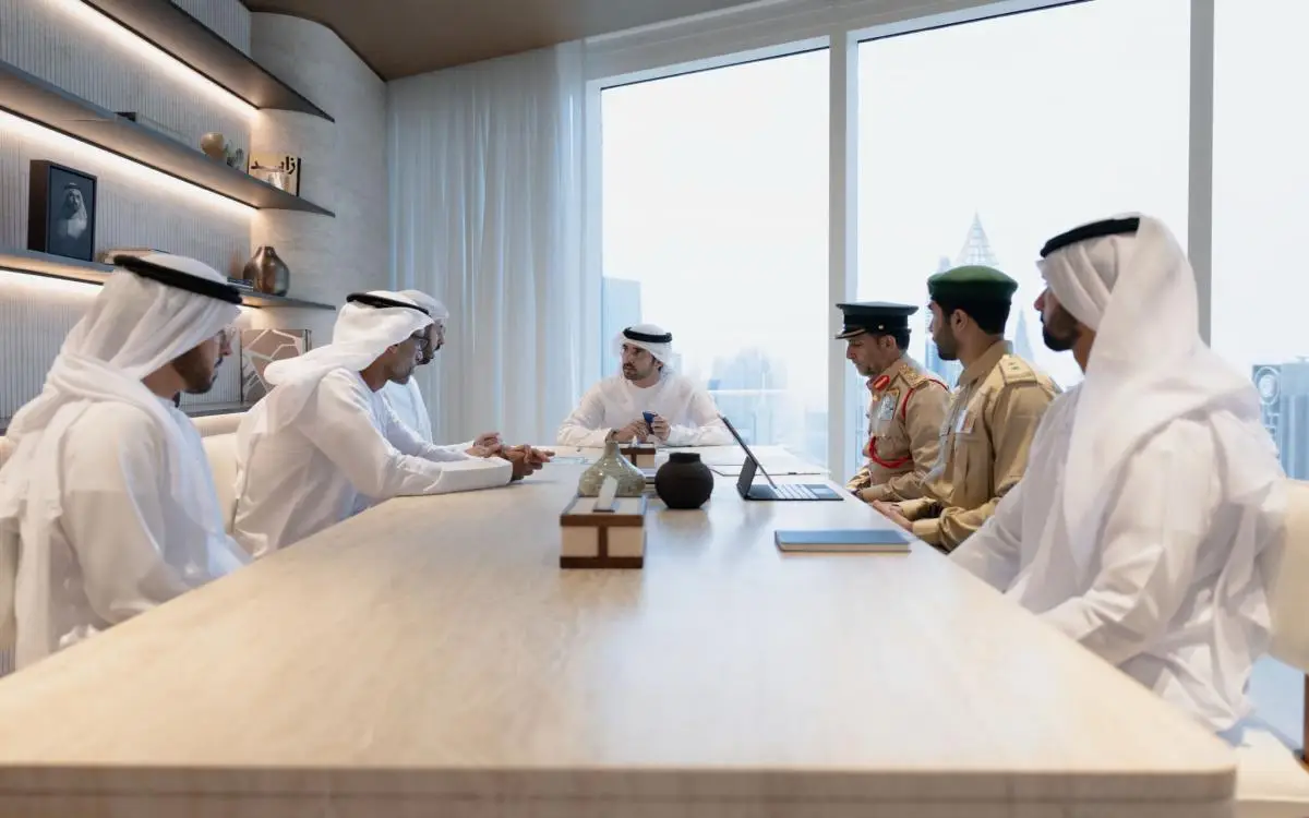 بماذا طالب حمدان بن محمد شرطة دبي لتكون الأفضل عالمياً؟