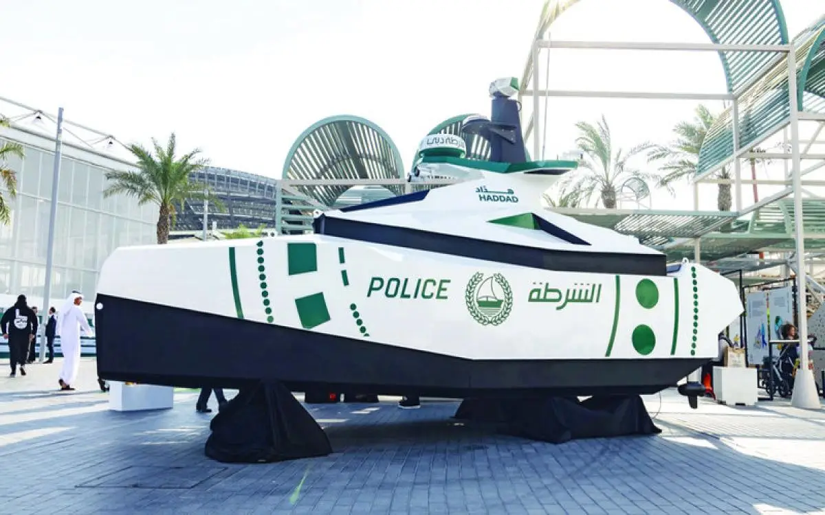 "هداد" يؤمّن شواطئ دبي بمساعدة المتطوعين