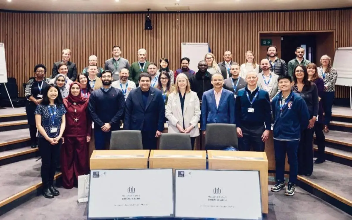 أكسفورد تدرس "دبي الصحية"