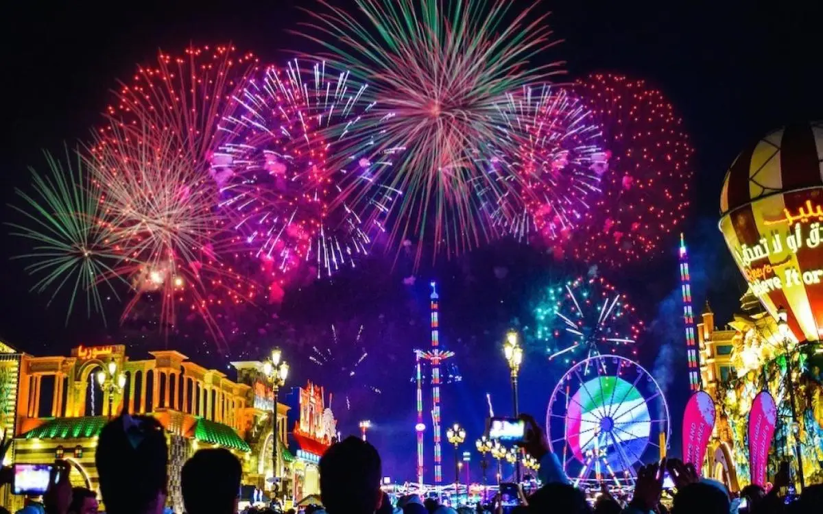 محتفلو "ديوالي" في دبي يتلقون 250 ألف رسالة نصية منذ الصباح!