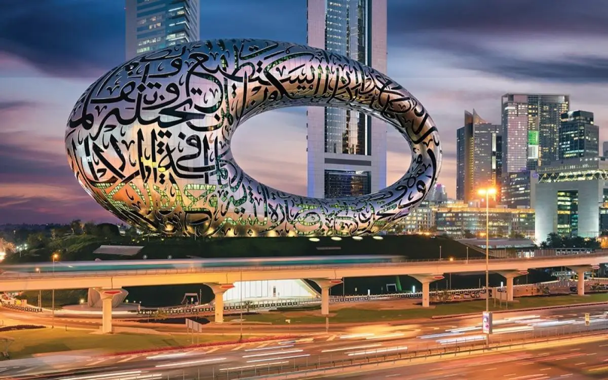 «آيكوم دبي 2025» يُدخل الشباب إلى المتاحف