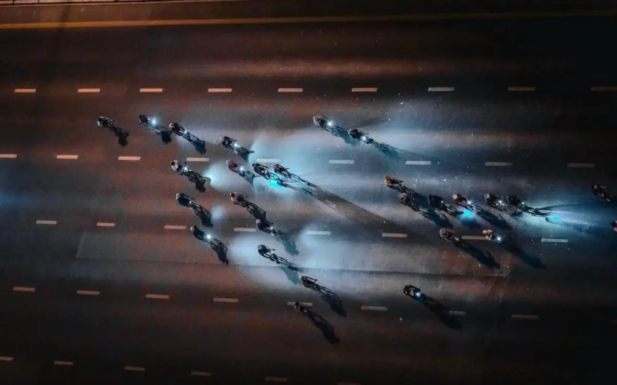 الآلاف في دبي استيقظوا في السادسة صباحاً