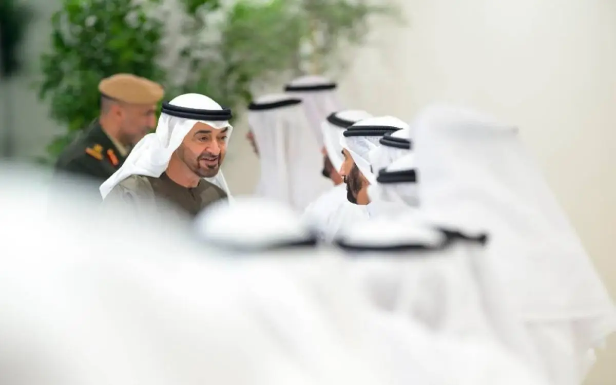 راية الإمارات ترفرف فوق قصر الحصن و"دبي المالي العالمي"