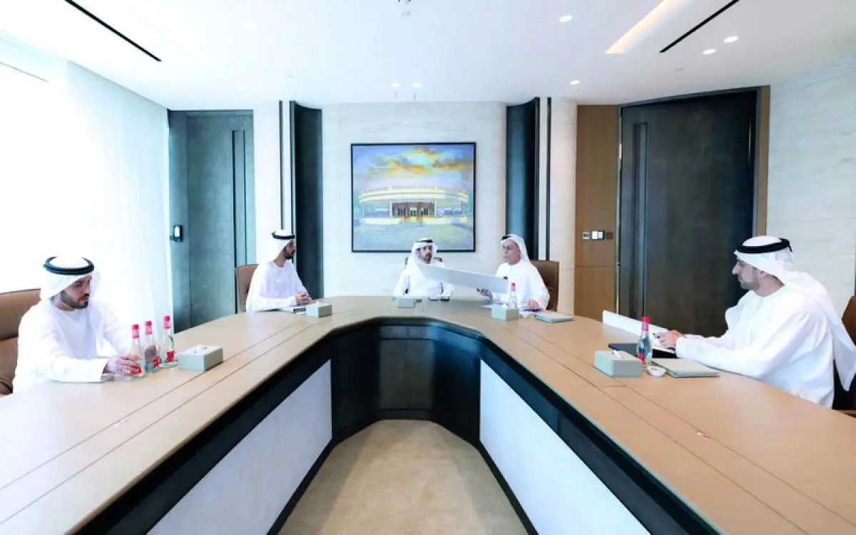 دبي "تطير" بالتاكسي وتتفقد مسارات للمشي "طوال العام"