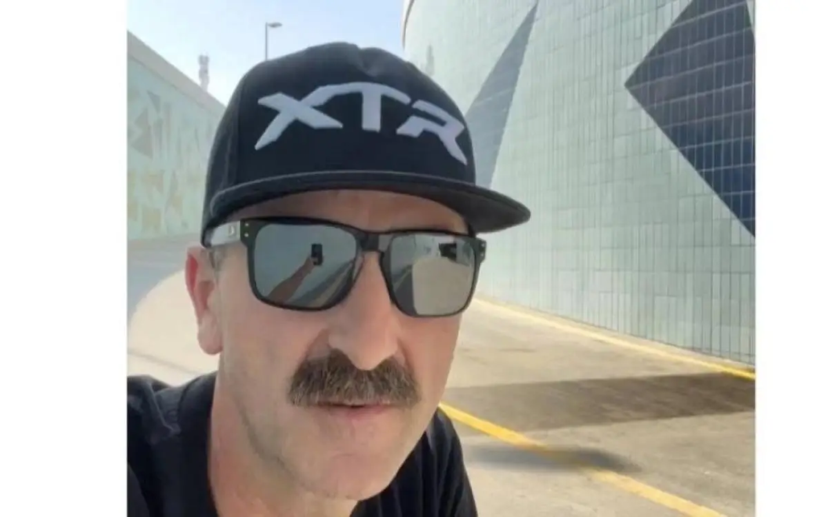 دبي تصلح طريقاً في 12 ساعة استجابة لسائق دراجة