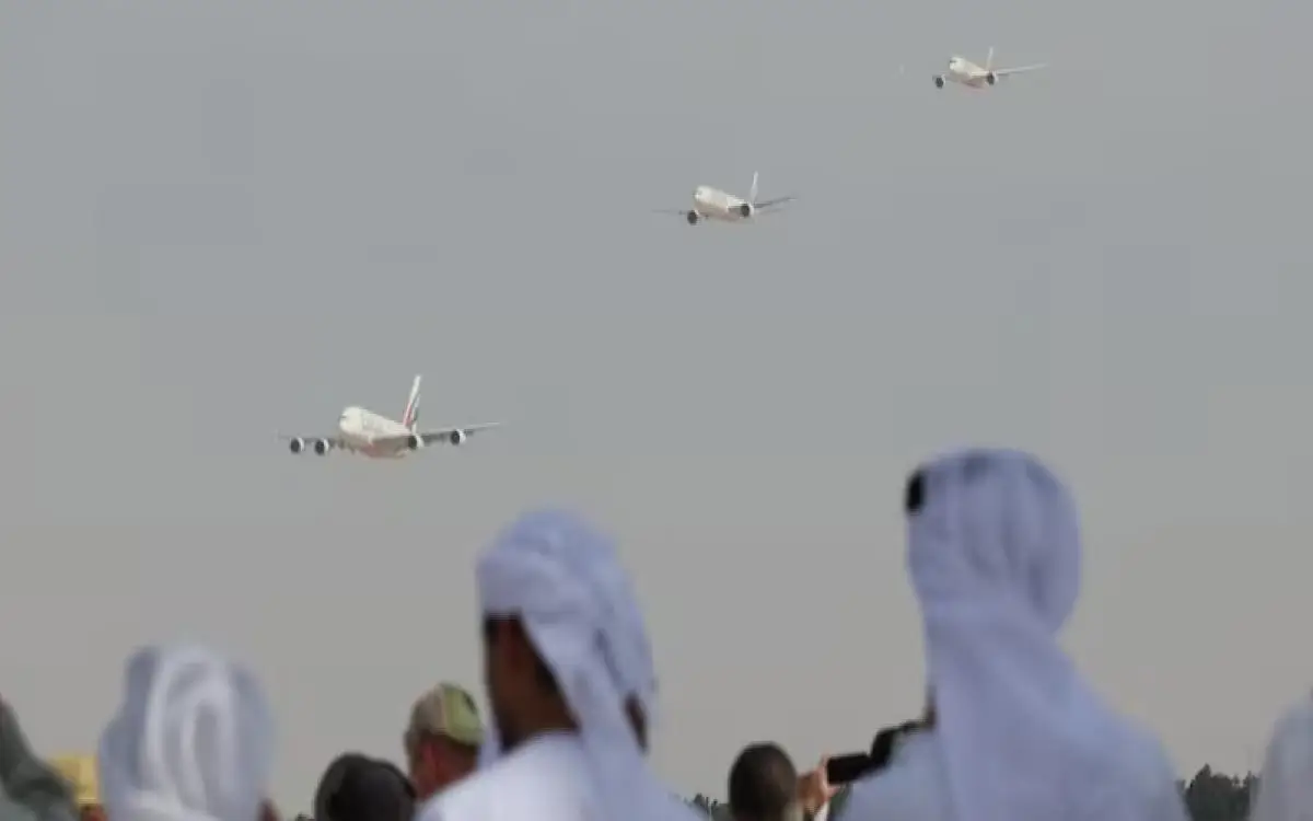 انطلاقة "دبي للطيران" ترسي صفقات بـ3.7 مليار درهم