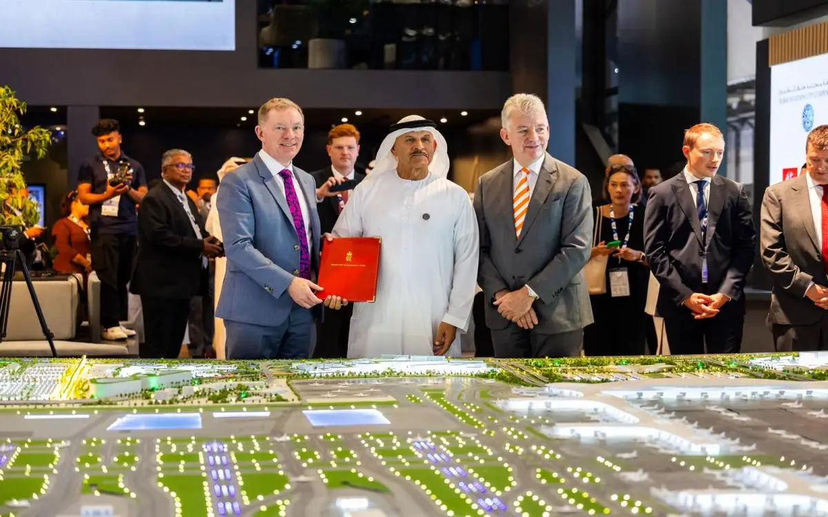 3.5 مليار دولار لمشروع "أكبر مطار في العالم"