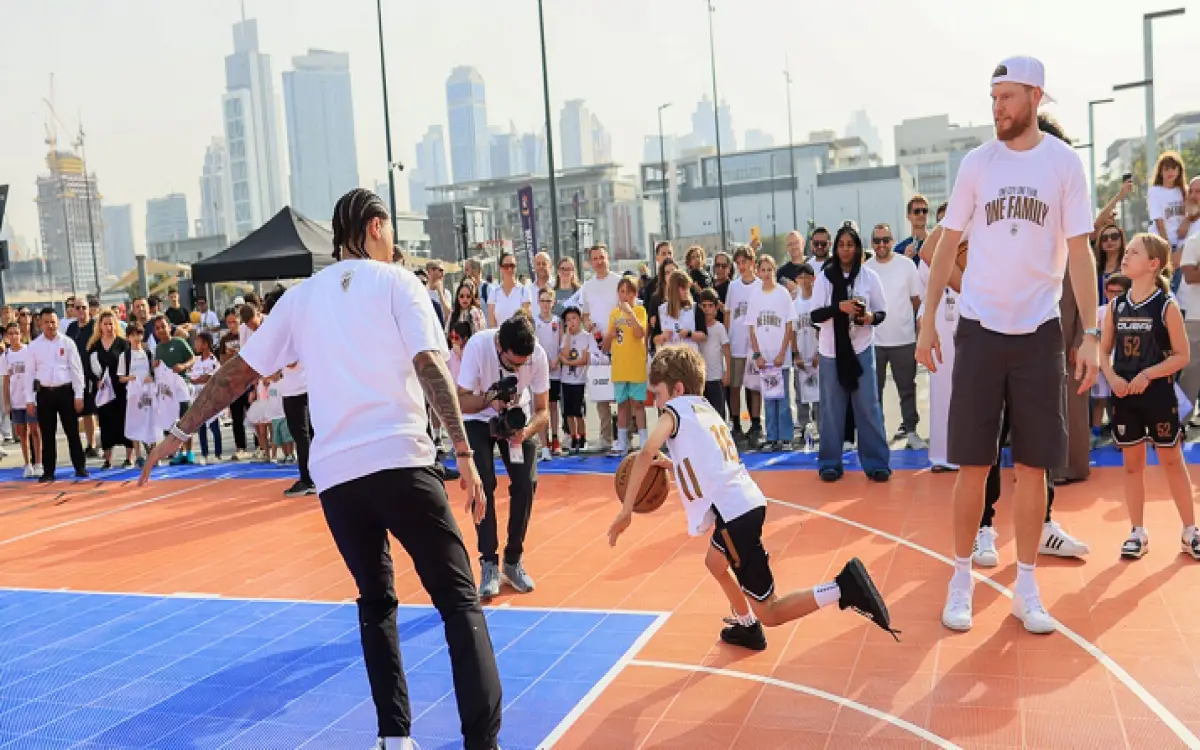 الفوز الـ15 لسلة دبي في "الأدرياتيكي" مع جمهور عائلي