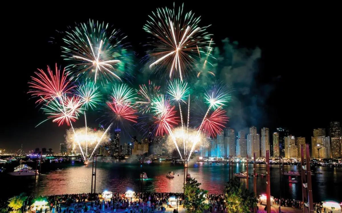 عيد الإمارات تحت شعار "متحدين".. أين تحتفل وتشاهد؟