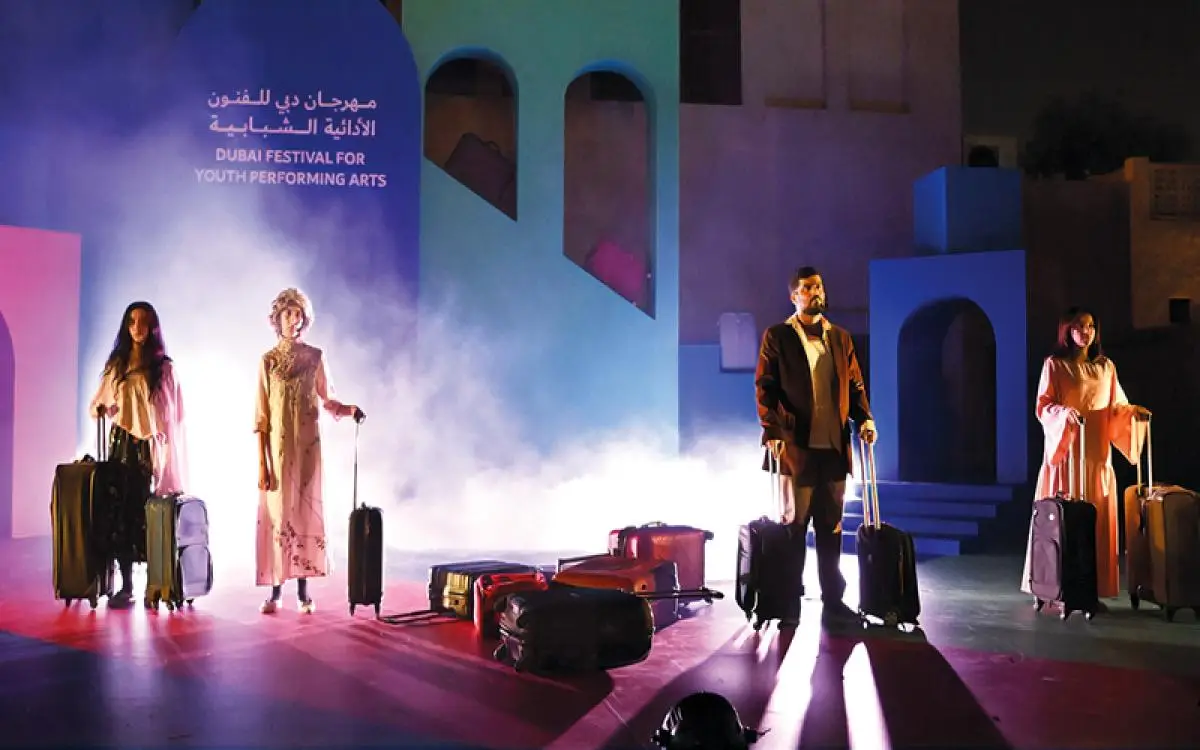مهاجرون في مسرح شندغة دبي