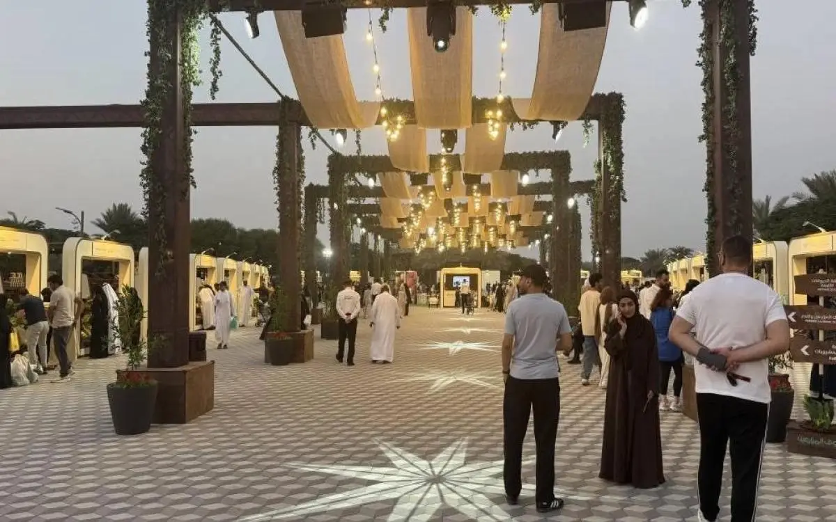 41 مزارعاً يعرضون خيرات دبي تحت أنظار الدرونز