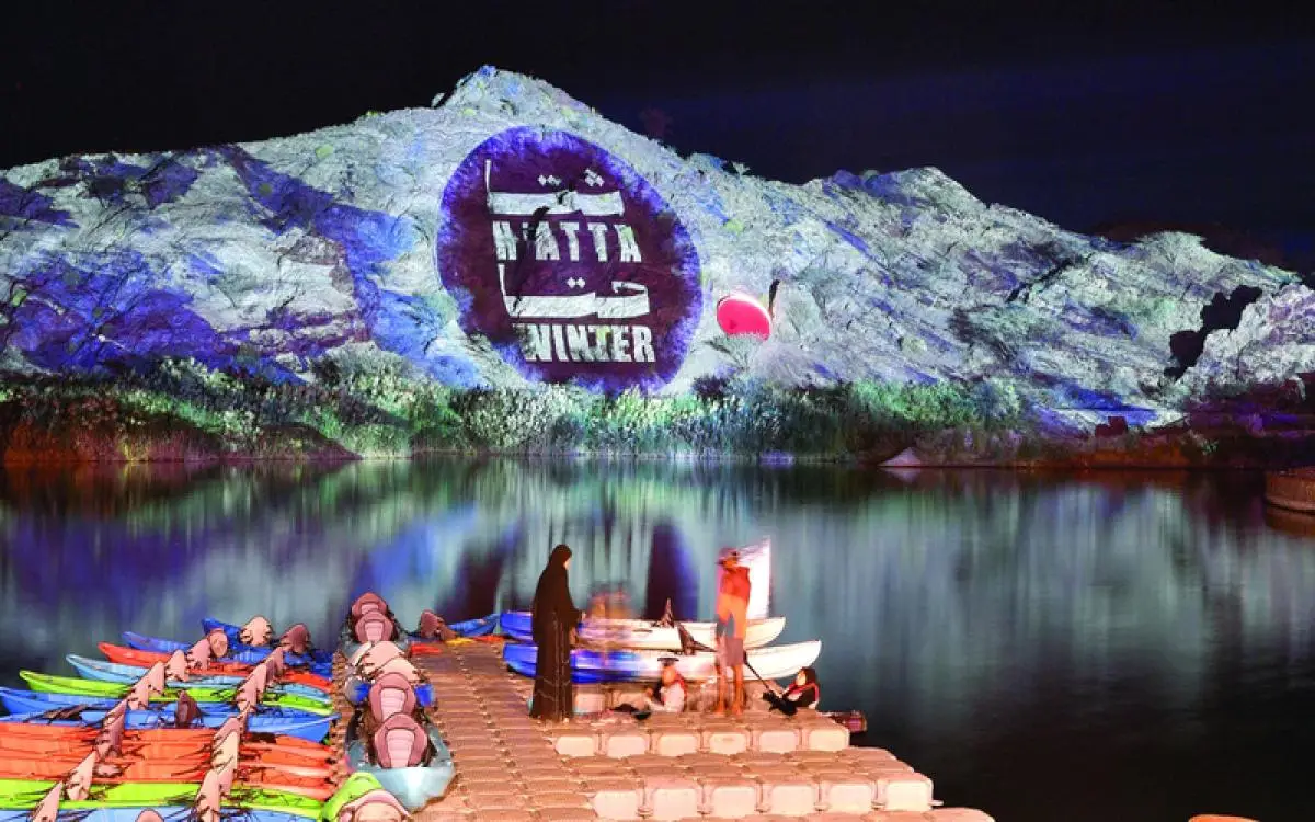 مواقف جديدة لـ500 مركبة وشرطة نسائية في «شتا حتا»