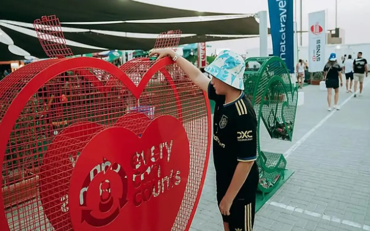 جدار من الألمنيوم في دبي