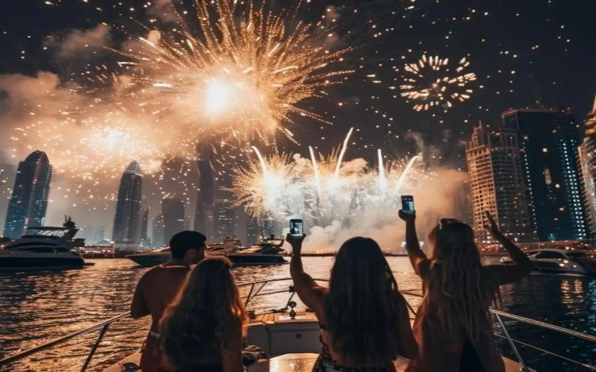 رحلتك البحرية آمنة في رأس سنة دبي