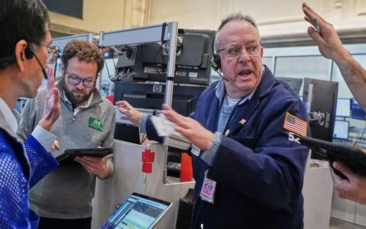 "زلزال" تكنولوجي في "وول ستريت" بسبب جديد "أنثروبيك"