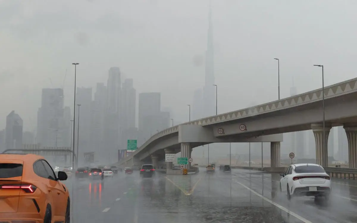 14 سراً لقيادة آمنة في المطر.. "ممنوع الاقتراب" من هذه الأماكن في دبي!